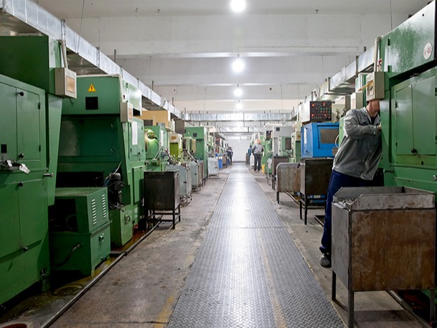 優微軸承磨床車間